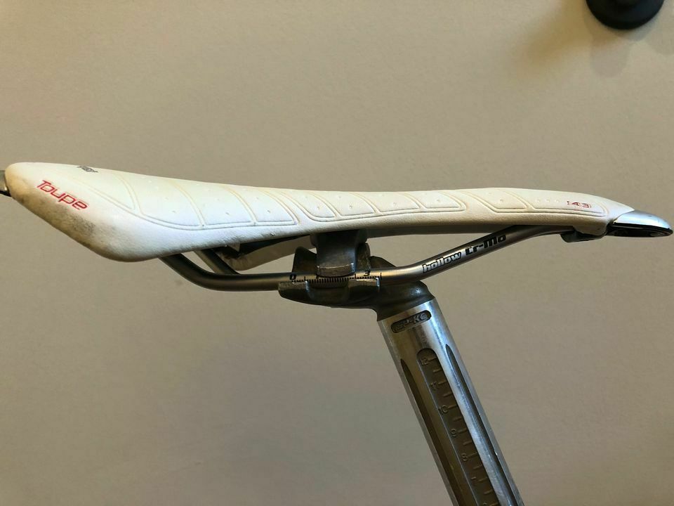 Jeremy SyCip Custom 700cm handpainted road bicycle - Fresh Stock Dated January 2026