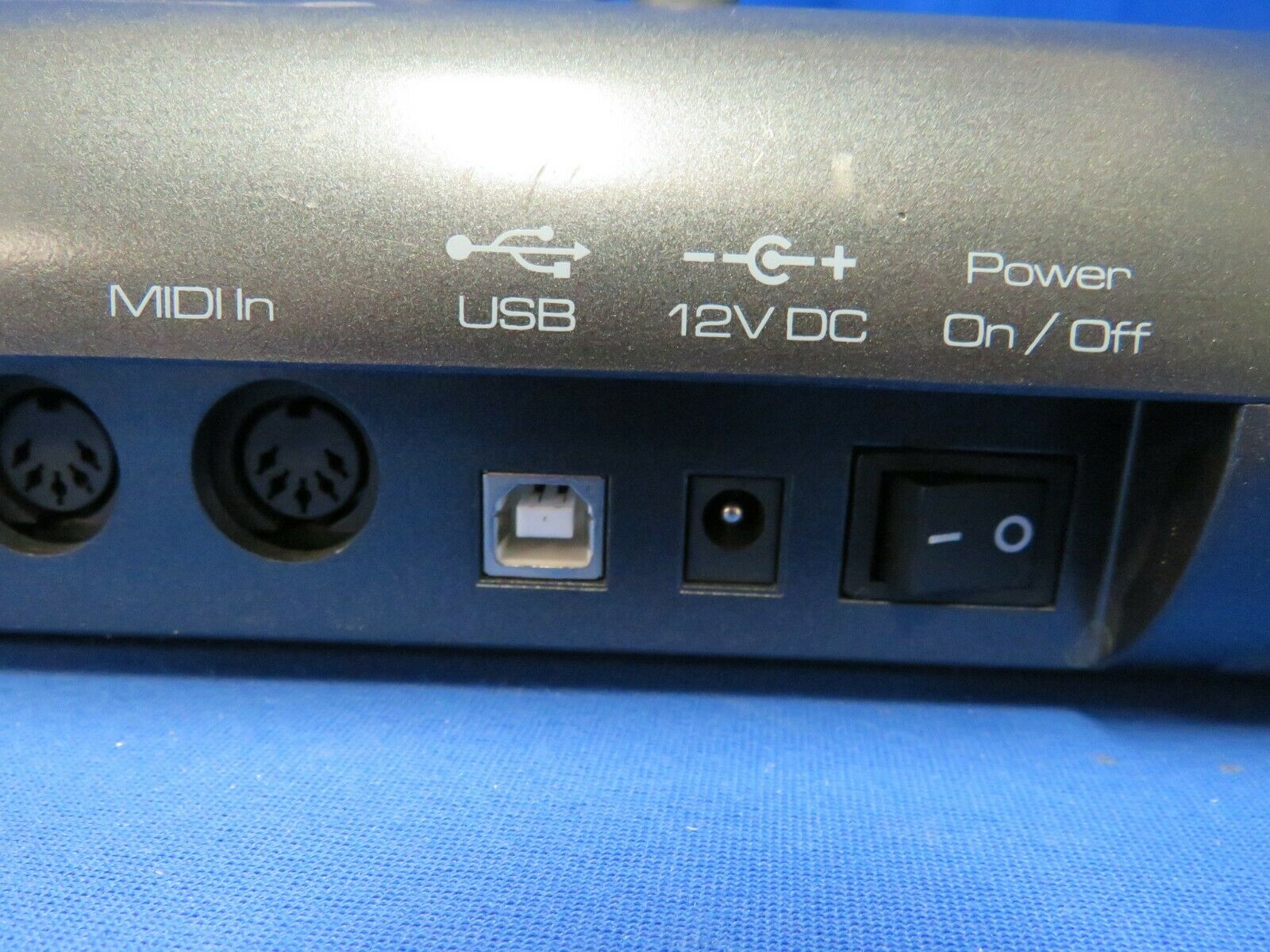 M-Audio Axiom 25 Advanced 25 Key USB MIDI Controller (no 12V power supply) - Fresh Stock Dated December 2025