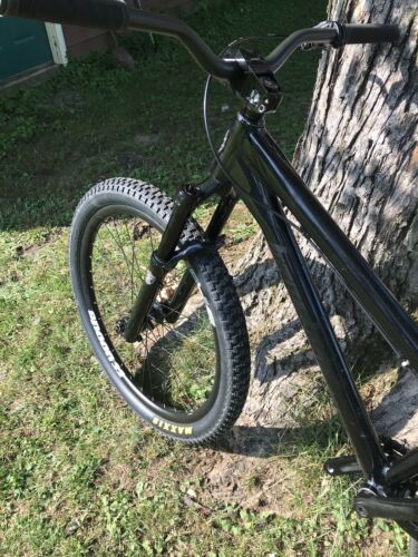 2011 Banshee Amp DJ dirt jumper Maxxis Odyssey Profile Manitou Spank Atomlab - Fresh Stock Dated December 2025