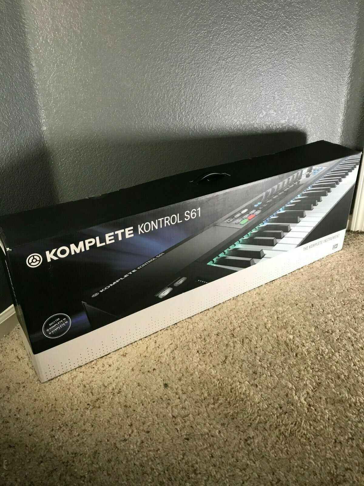 Native Instruments Komplete Kontrol S61 MIDI controller keyboard - Fresh Stock Dated December 2025