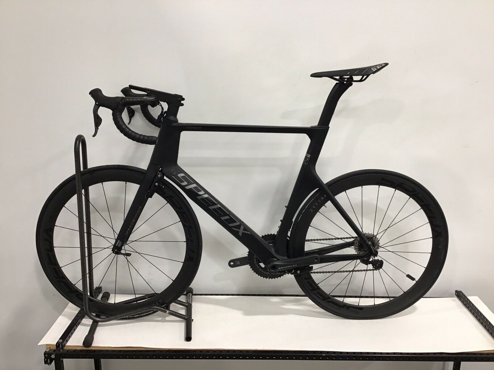 SpeedX Leopard Pro Road Bike 59cm Carbon Shimano Ultegra Di2 - Fresh Stock Dated January 2026