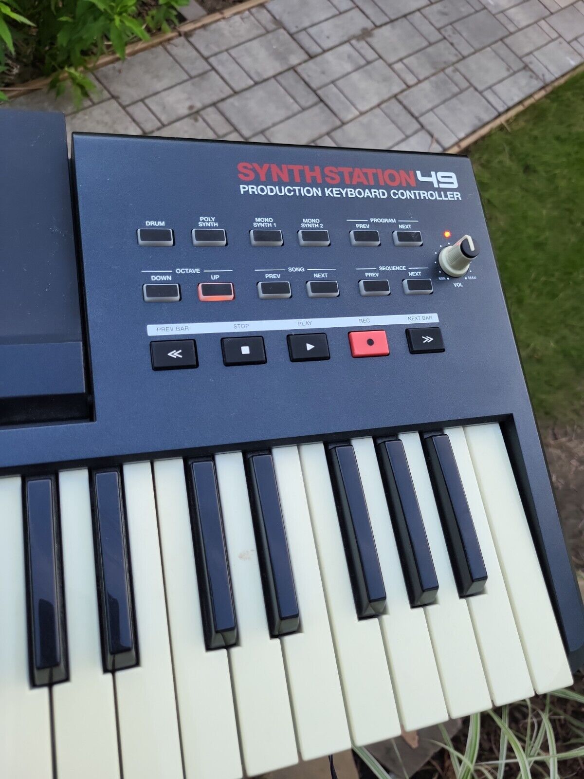 AKAI Synthstation 49 Midi Controller Keyboard Workstation No iPad - Fresh Stock Dated December 2025