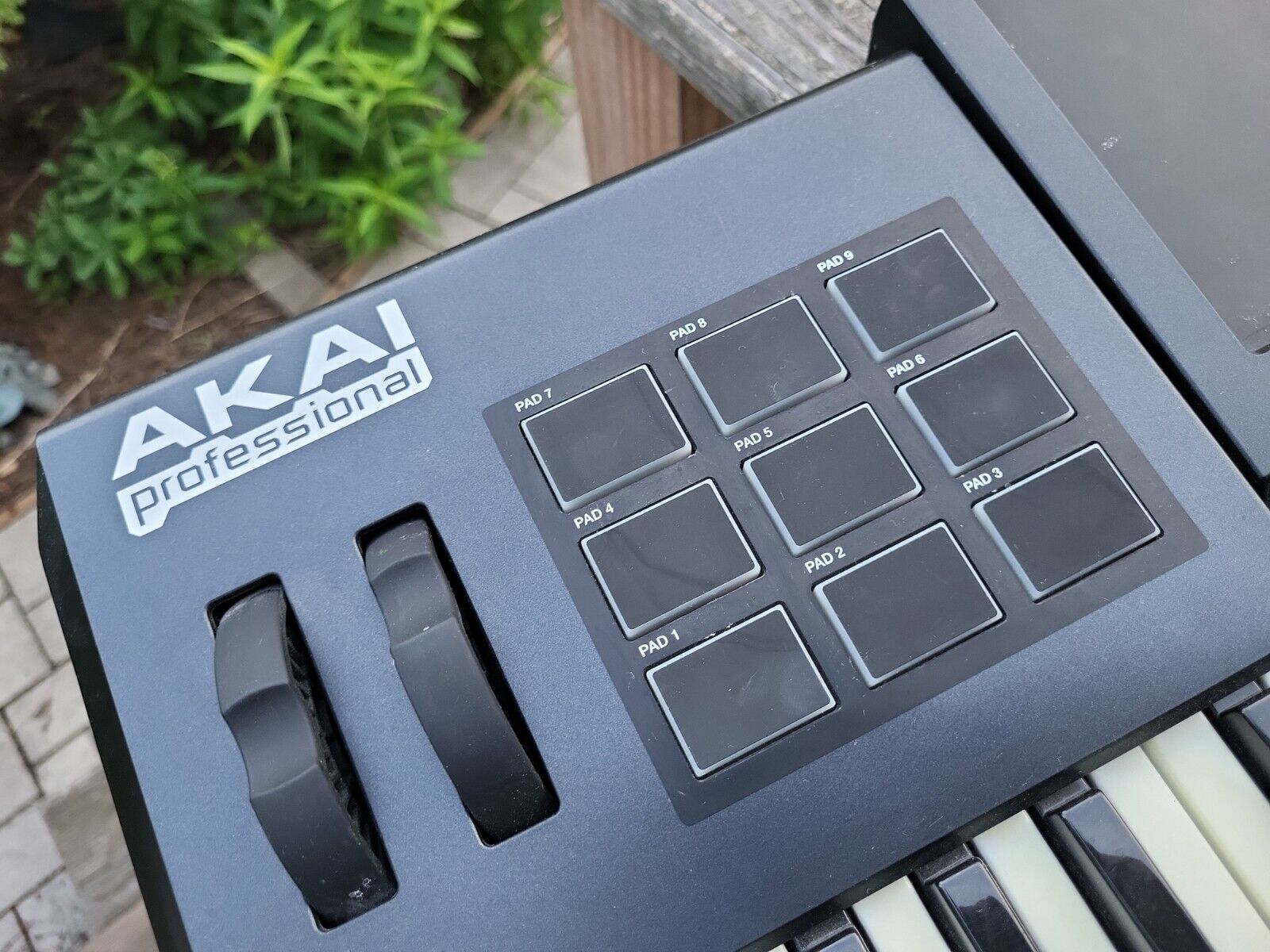 AKAI Synthstation 49 Midi Controller Keyboard Workstation No iPad - Fresh Stock Dated December 2025