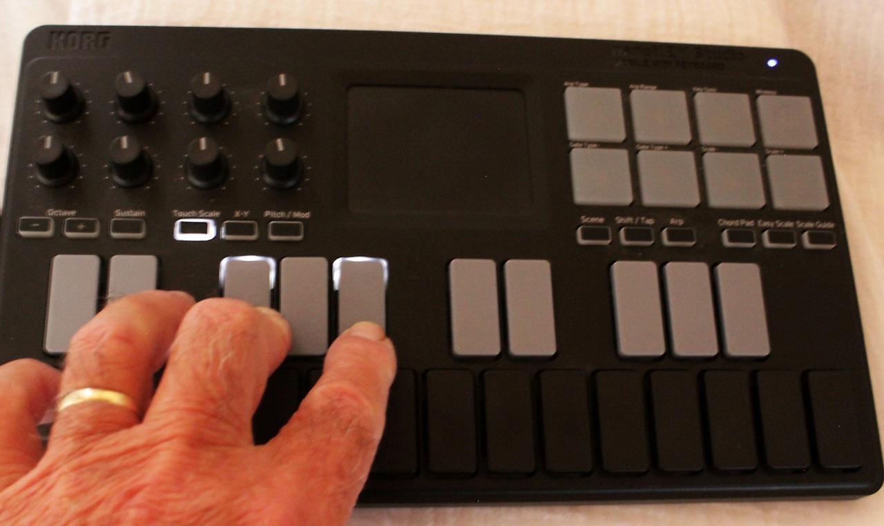 KORG nanoKEY Studio Bluetooth and USB MIDI Keyboard Controller USA Seller - Fresh Stock Dated December 2025