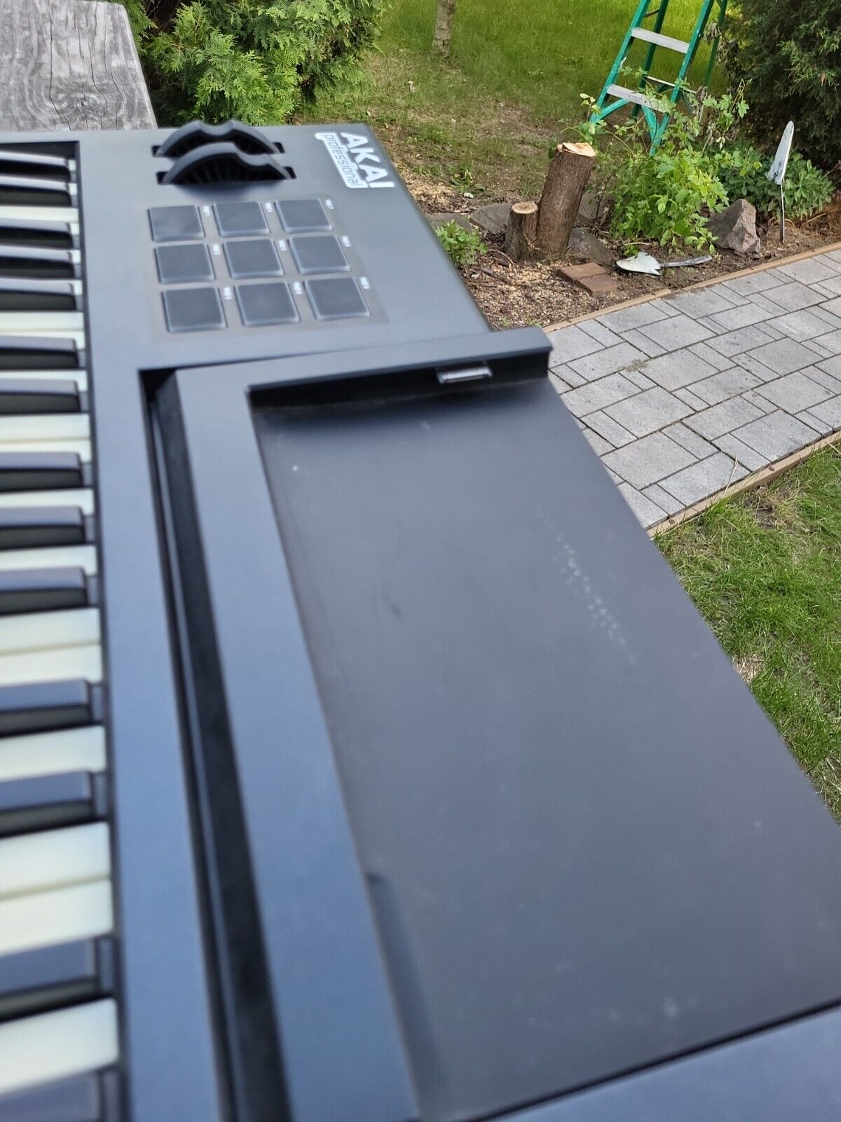 AKAI Synthstation 49 Midi Controller Keyboard Workstation No iPad - Fresh Stock Dated December 2025