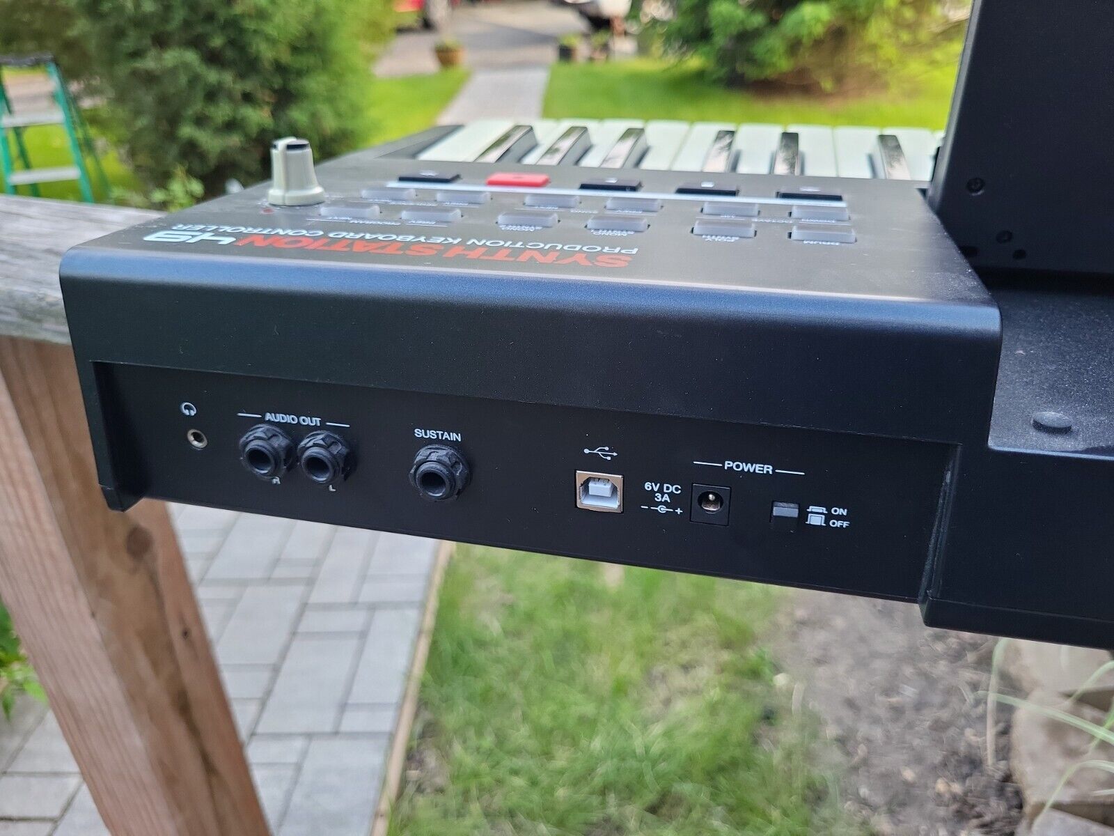 AKAI Synthstation 49 Midi Controller Keyboard Workstation No iPad - Fresh Stock Dated December 2025