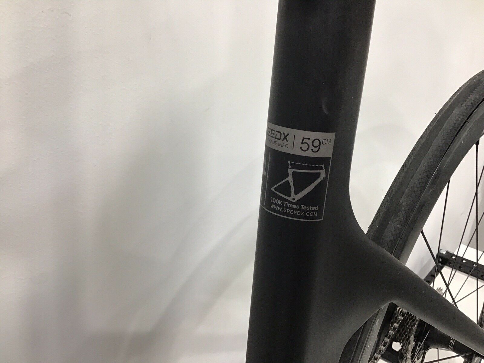 SpeedX Leopard Pro Road Bike 59cm Carbon Shimano Ultegra Di2 - Fresh Stock Dated January 2026