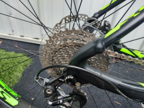 Bike Scott 720 Plus Scale  Size Large Bicycle - Fresh Stock Dated December 2025