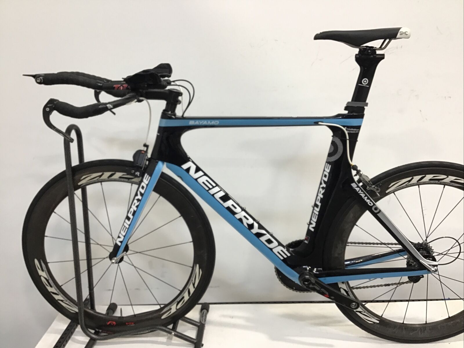 2012 NEILPRYDE Triathlon/TT Bike X-Large Carbon SRAM Red ZIPP 404 Firecrest - Fresh Stock Dated January 2026