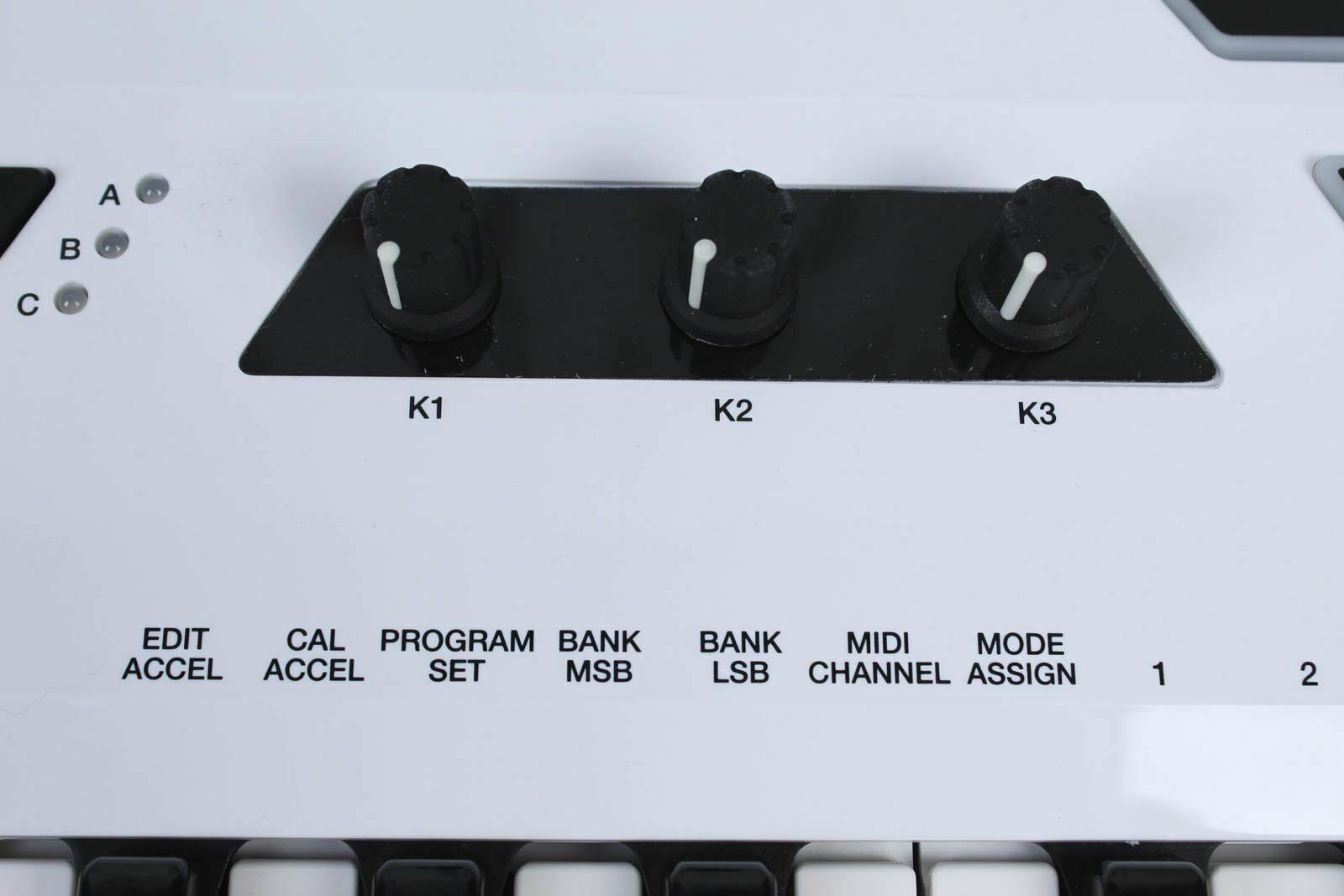 Alesis Vortex 37 Key USB Midi Keytar Controller with Accelerometer White DEMO - Fresh Stock Dated December 2025