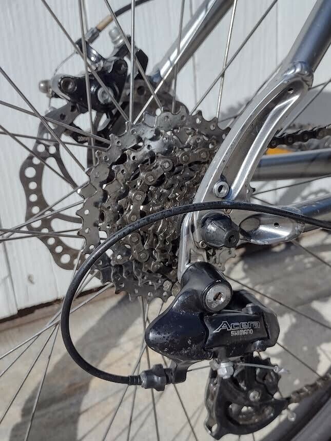 SPECIALIZED HARDROCK PRO-DISC MOUNTAIN BIKE *DISC BRAKES *BARELY USED *TUNED UP! - Fresh Stock Dated January 2026