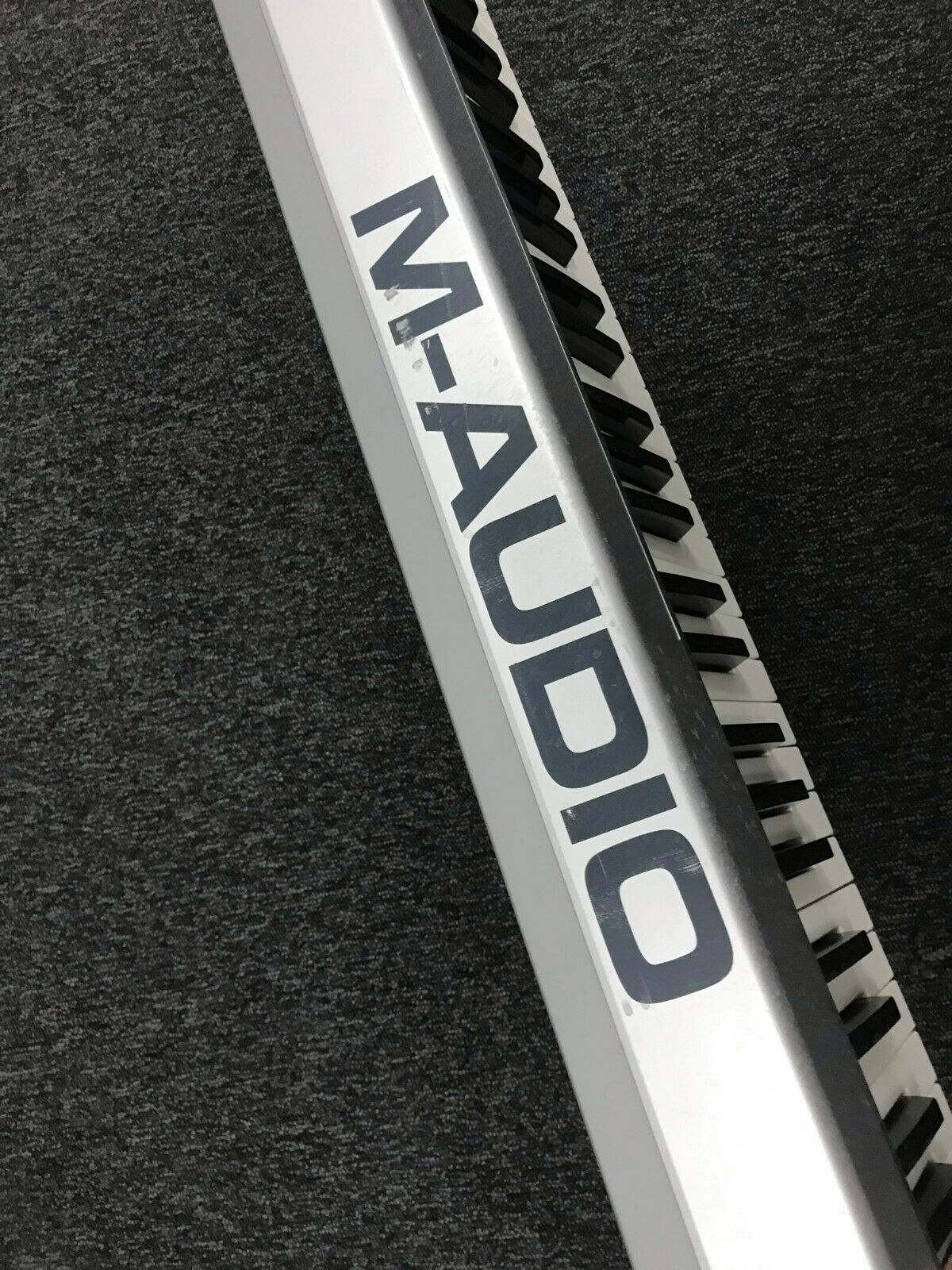 M-Audio Keystation 62 ES 2018 Silver - Fresh Stock Dated December 2025