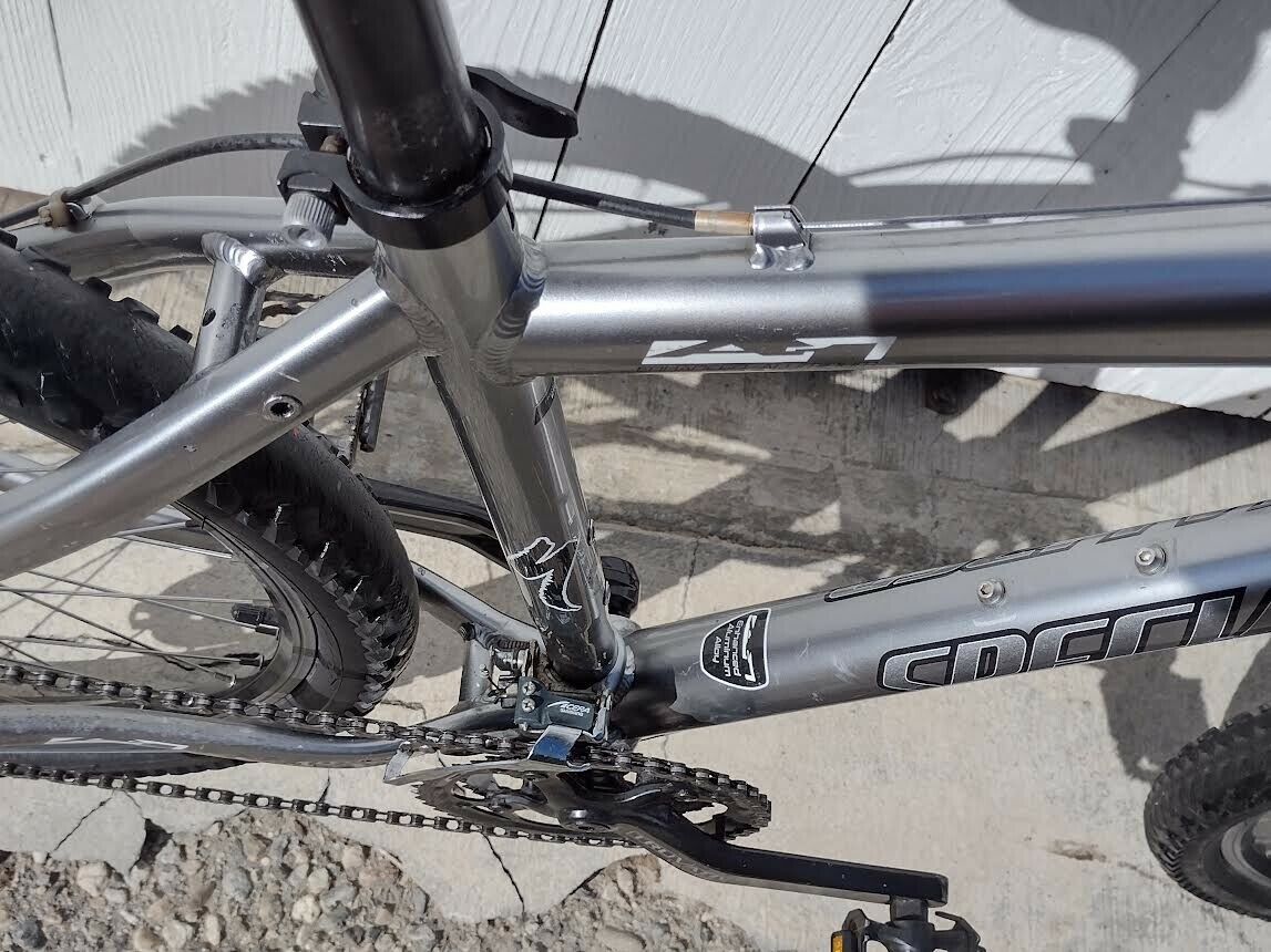 SPECIALIZED HARDROCK PRO-DISC MOUNTAIN BIKE *DISC BRAKES *BARELY USED *TUNED UP! - Fresh Stock Dated January 2026