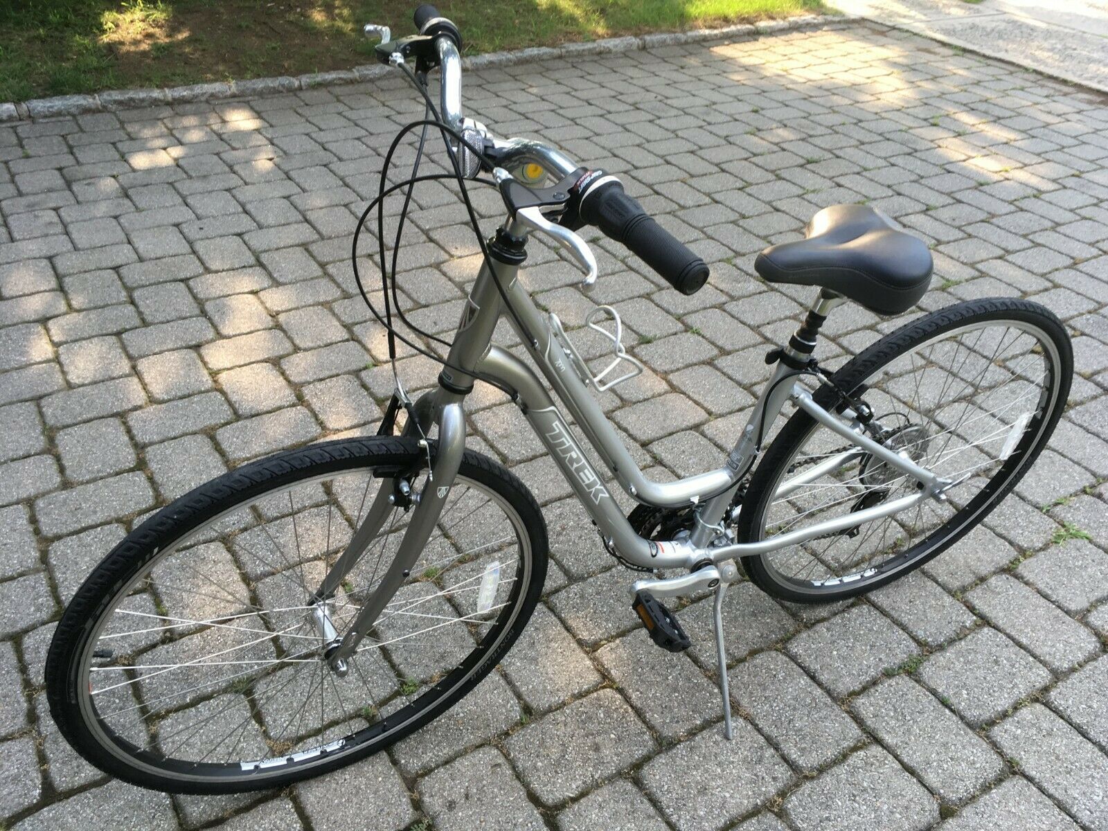 Trek 7000 womens bike womans silver hybrid comfort aluminum bicycle - Fresh Stock Dated December 2025