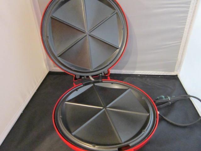 The El Paso Chile Company Quesadilla Maker Non-Stick Model #S676 - Fresh Stock Dated February 2026
