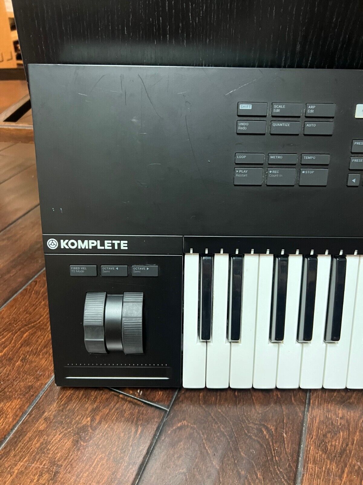 Native Instruments S49 MK2 Komplete Kontrol 49 Keys Keyboard Controller - Fresh Stock Dated December 2025