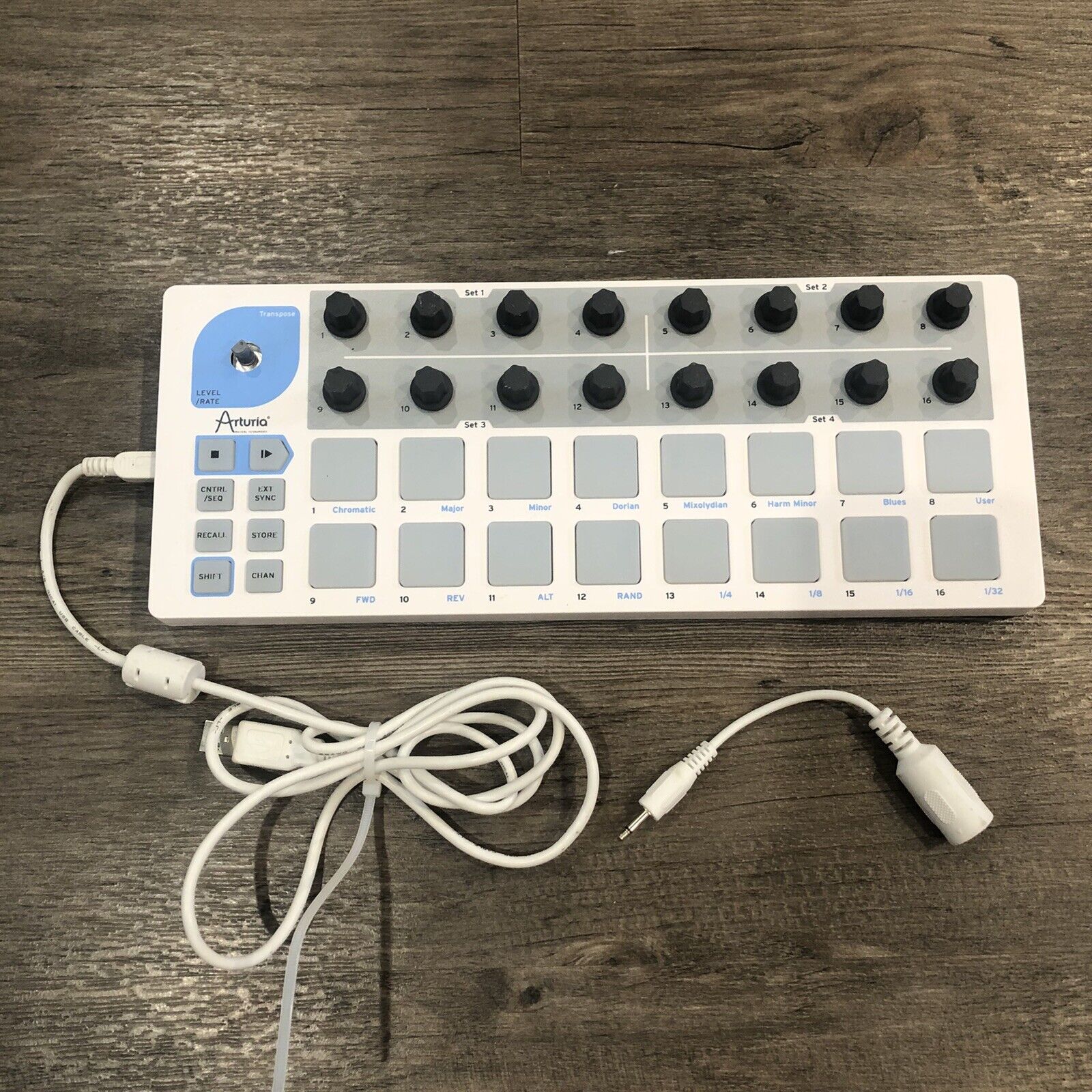 Arturia BeatStep MIDI Pad Controller and Sequencer ***Missing Level/Rate Knob*** - Fresh Stock Dated December 2025
