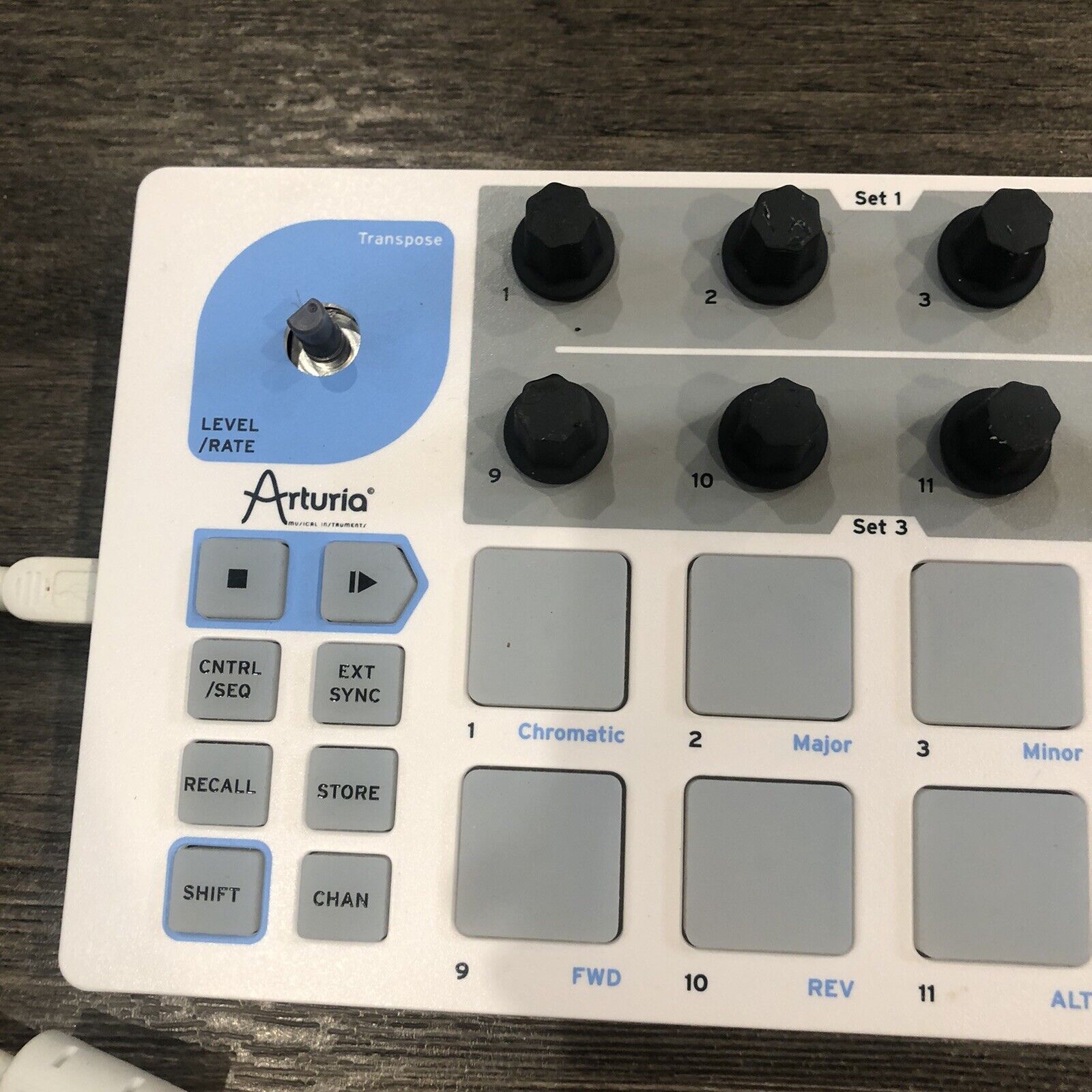 Arturia BeatStep MIDI Pad Controller and Sequencer ***Missing Level/Rate Knob*** - Fresh Stock Dated December 2025