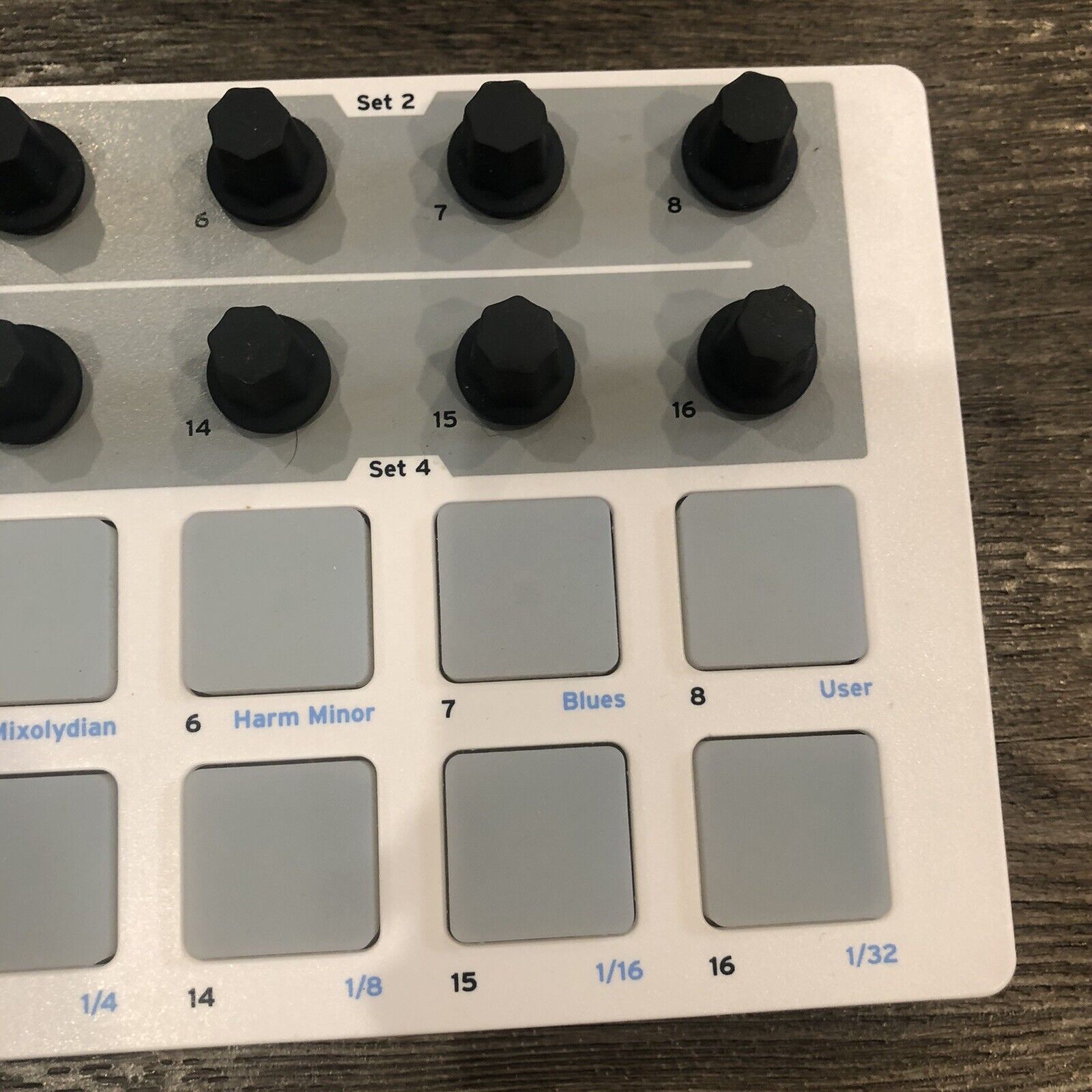 Arturia BeatStep MIDI Pad Controller and Sequencer ***Missing Level/Rate Knob*** - Fresh Stock Dated December 2025