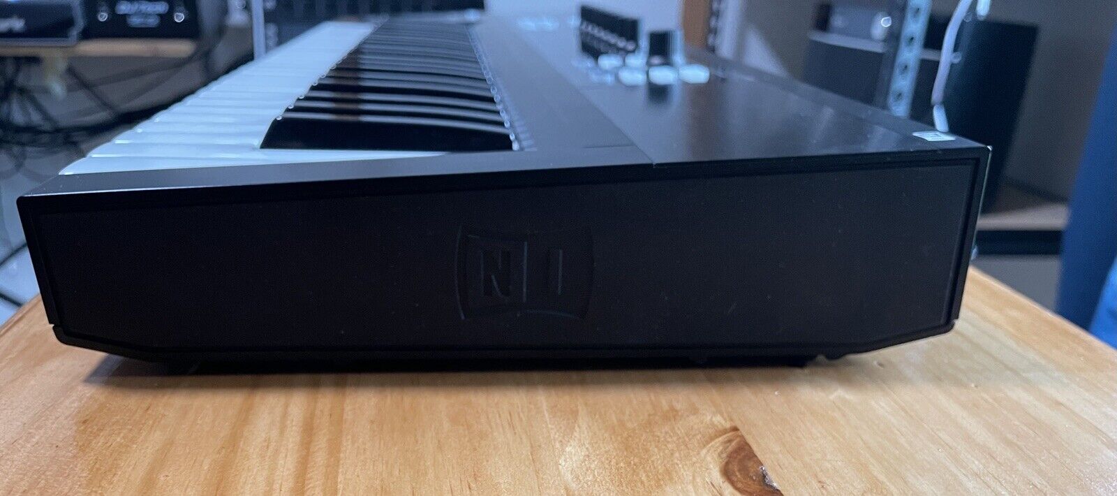 NATIVE INSTRUMENTS KOMPLETE KONTROL S49 MK1 KEYBOARD - Fresh Stock Dated December 2025