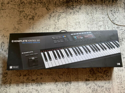 Native Instruments Komplete Kontrol S61 MKII EXCELLENT CONDITION included stand - Fresh Stock Dated December 2025