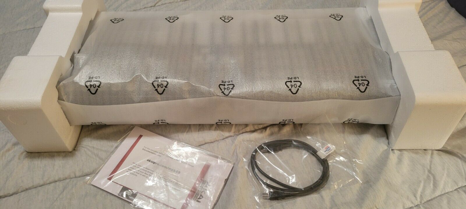 AKAI MPK49 USB/MIDI KEYBOARD - Fresh Stock Dated December 2025