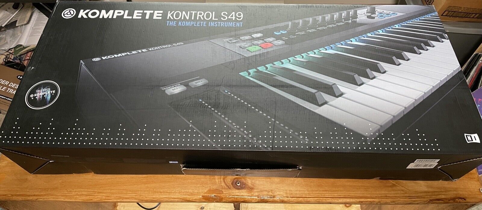 NATIVE INSTRUMENTS KOMPLETE KONTROL S49 MK1 KEYBOARD - Fresh Stock Dated December 2025
