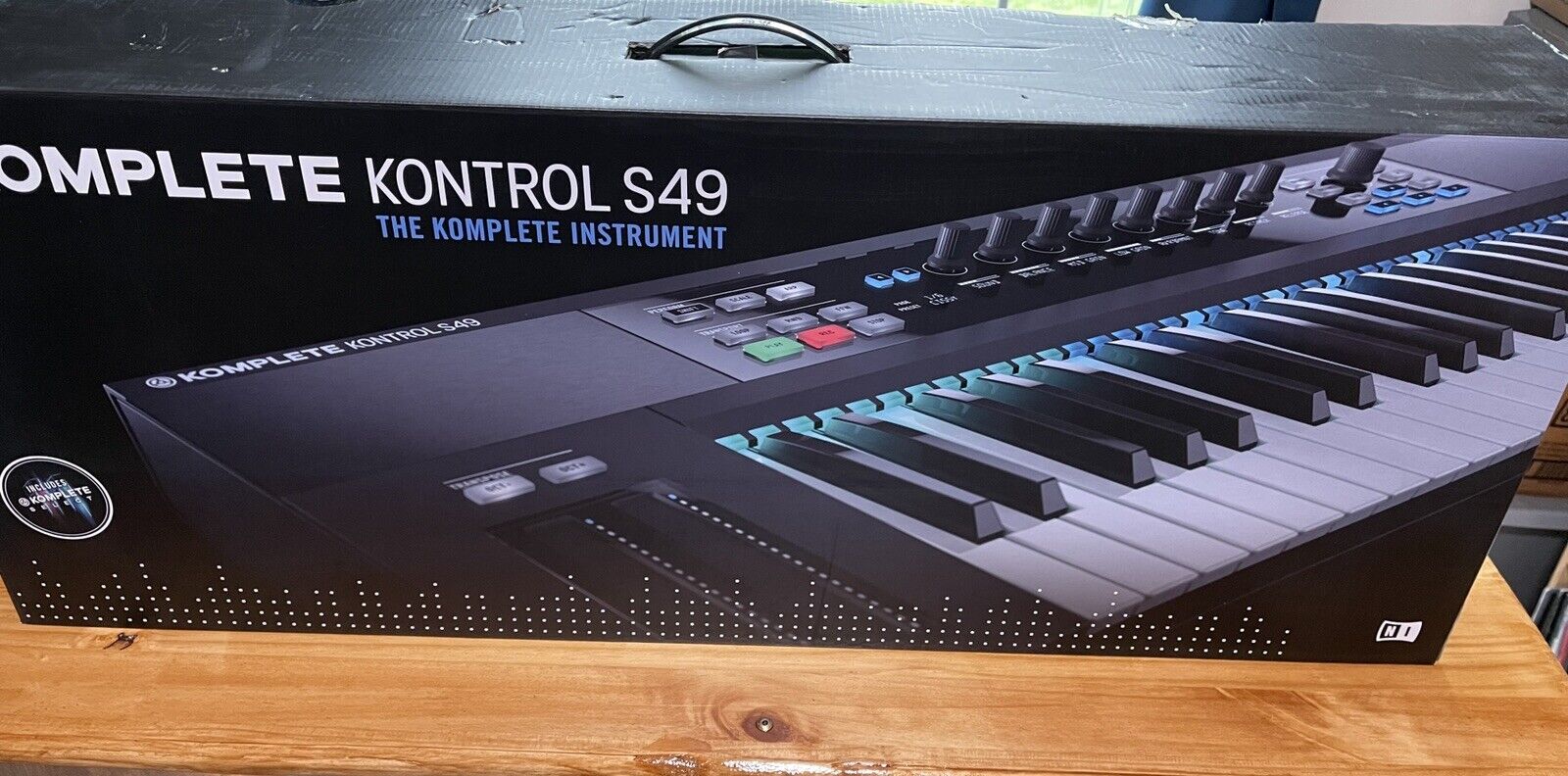 NATIVE INSTRUMENTS KOMPLETE KONTROL S49 MK1 KEYBOARD - Fresh Stock Dated December 2025
