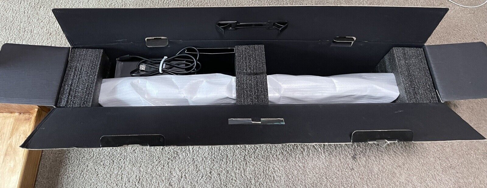 NATIVE INSTRUMENTS KOMPLETE KONTROL S49 MK1 KEYBOARD - Fresh Stock Dated December 2025