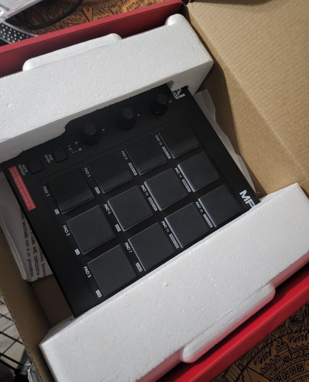 akai professional mpd218 (open box) + Traveling case - Fresh Stock Dated December 2025