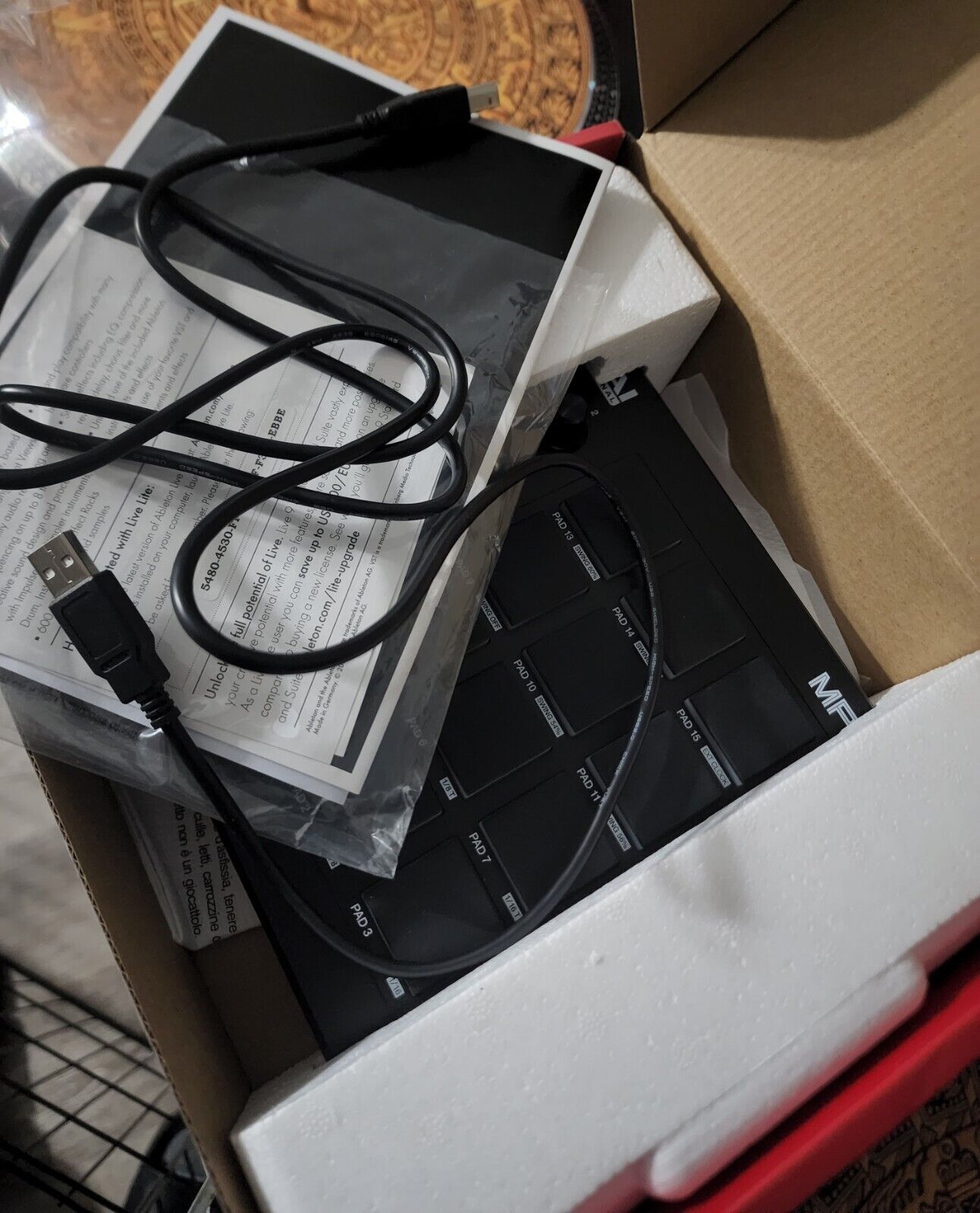 akai professional mpd218 (open box) + Traveling case - Fresh Stock Dated December 2025