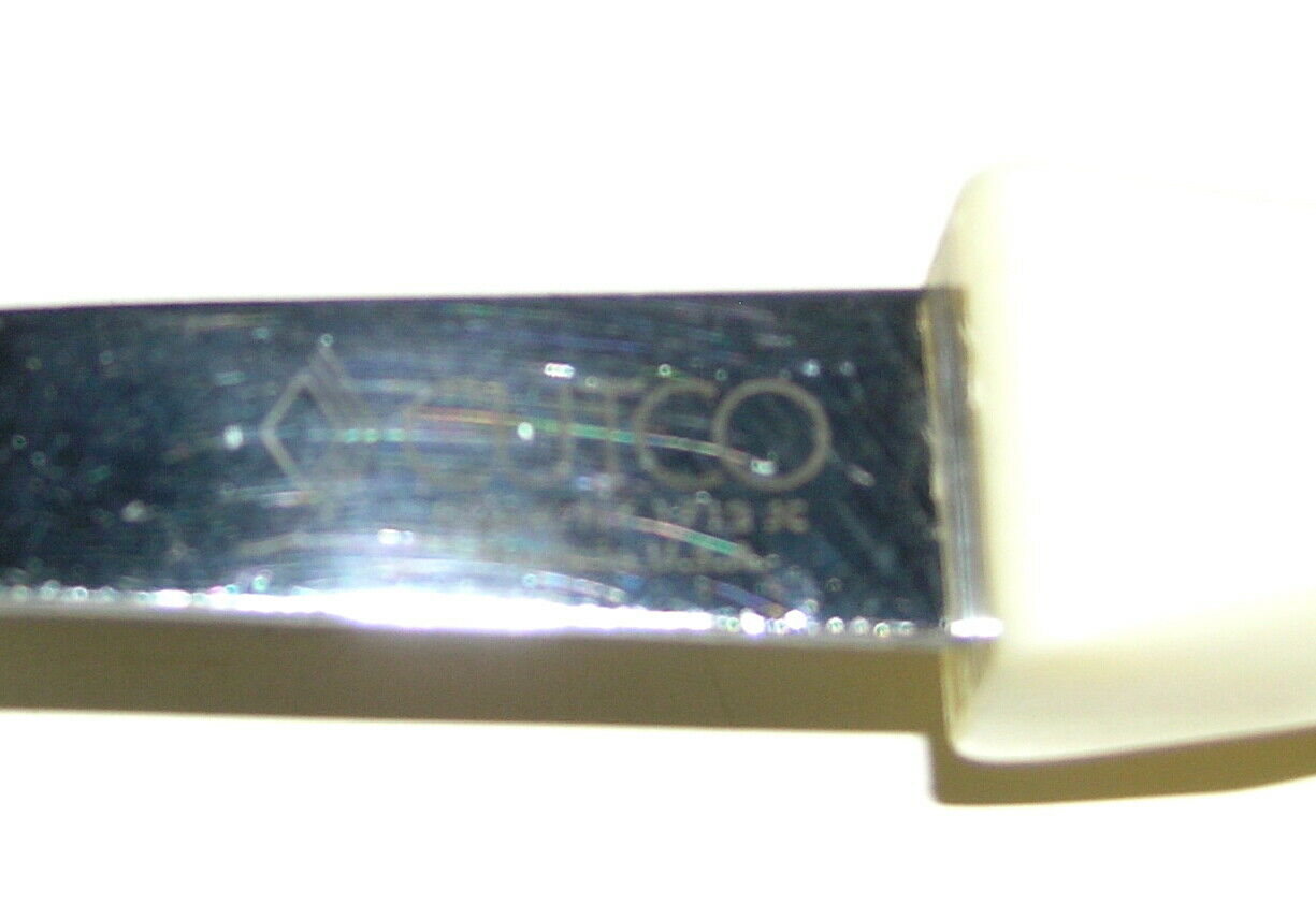 Pearl White CUTCO (1712JC) Serving / Basting Spoon ~ Very Good Condition - Fresh Stock Dated January 2026