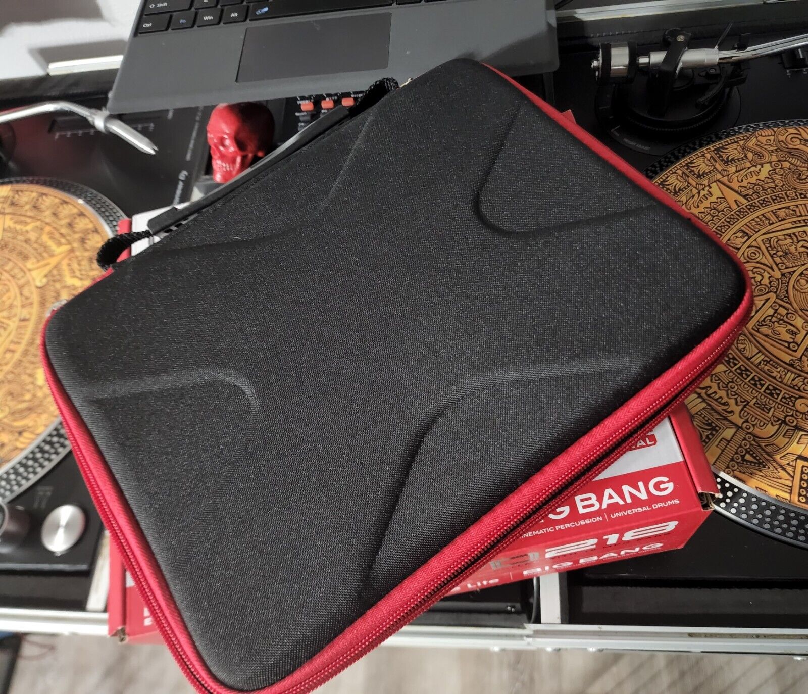 akai professional mpd218 (open box) + Traveling case - Fresh Stock Dated December 2025