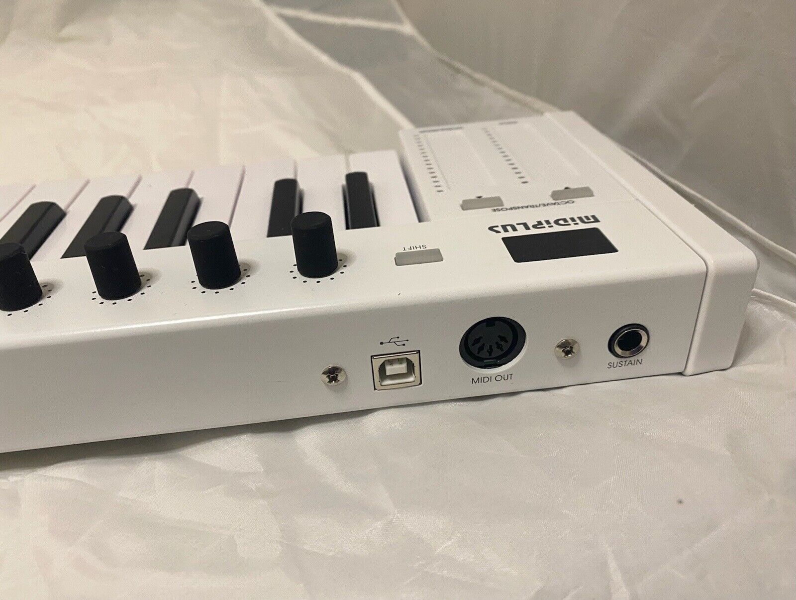 Midiplus MIDI Keyboard Controller X4 Mini White With Velocity USB and DIN - Fresh Stock Dated December 2025