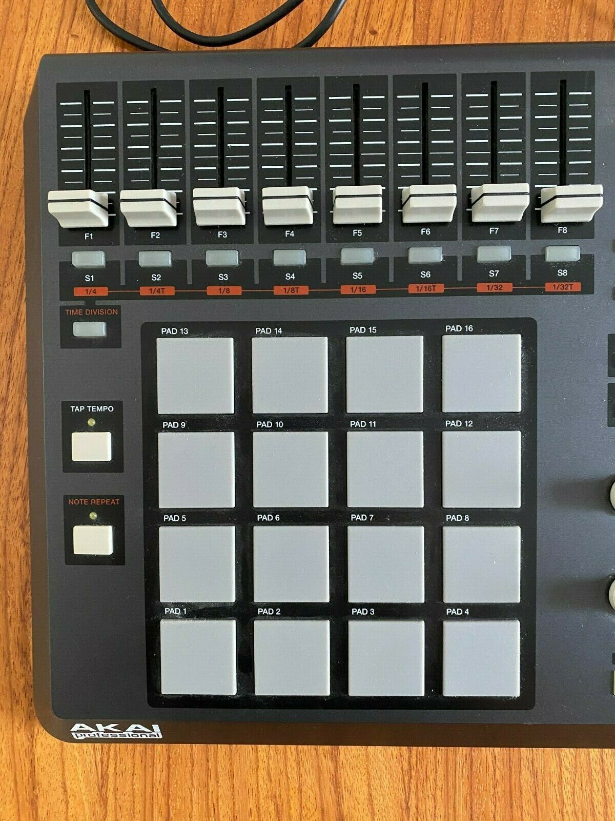 Akai MPD32 MIDI Controller & Drum Pad (Gently Used) - Fresh Stock Dated December 2025