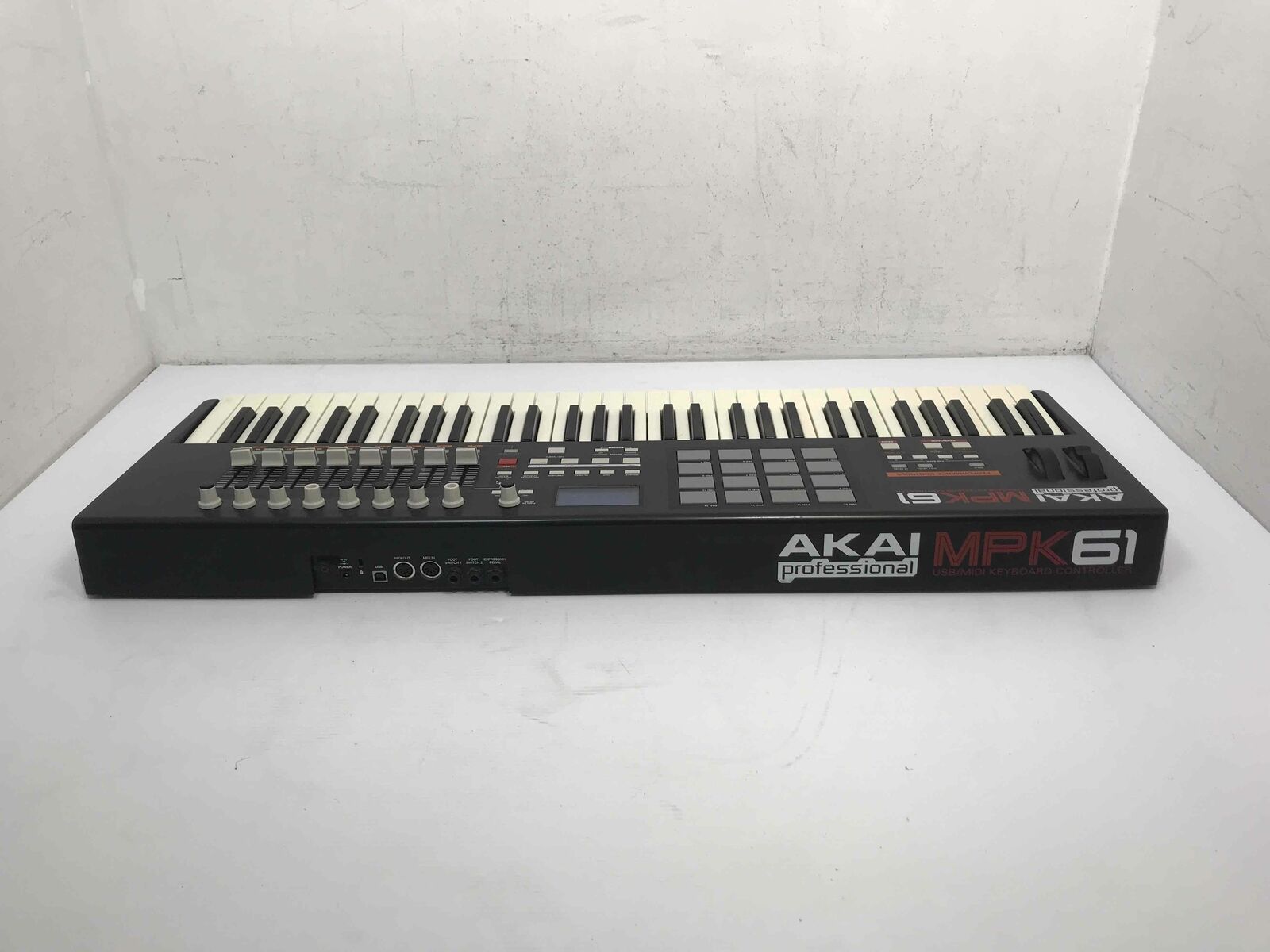 AKAI MPK61 USB/MIDI 61 Key Electronic Keyboard - Fresh Stock Dated December 2025