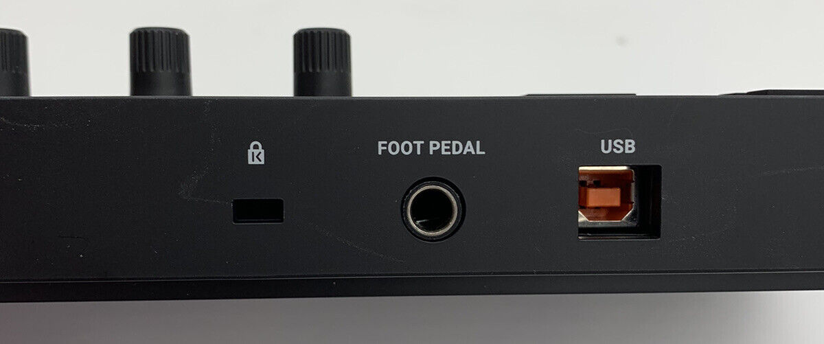 Native Instruments Komplete Kontrol M32 Compact Keyboard Controller - Fresh Stock Dated December 2025