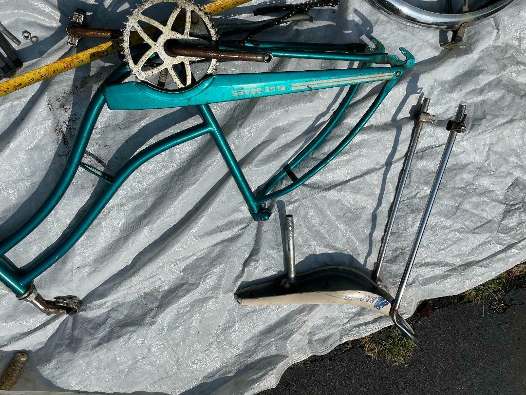 RARE BLUE GRASS Belnap Sting-Ray, Banana Seat Bike, Reduced - Fresh Stock Dated December 2025