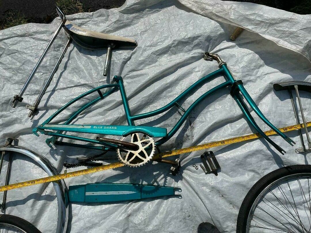 RARE BLUE GRASS Belnap Sting-Ray, Banana Seat Bike, Reduced - Fresh Stock Dated December 2025