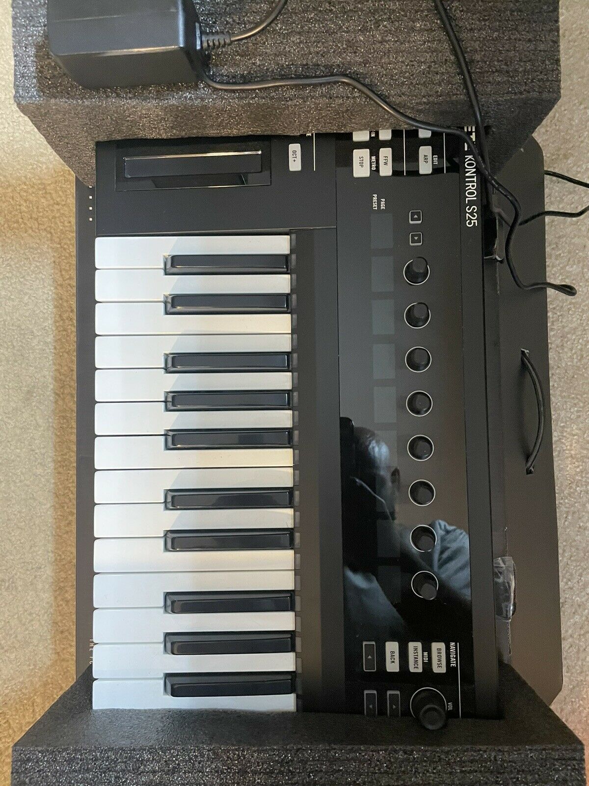Native Instruments Komplete Kontrol S25 Keyboard Controller Mint! - Fresh Stock Dated December 2025