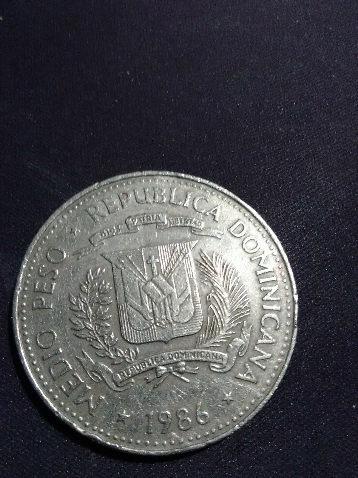 1986 medio peso (1/2 $)  republica dominicana Humanitarian Edition - Fresh Stock Dated December 2025