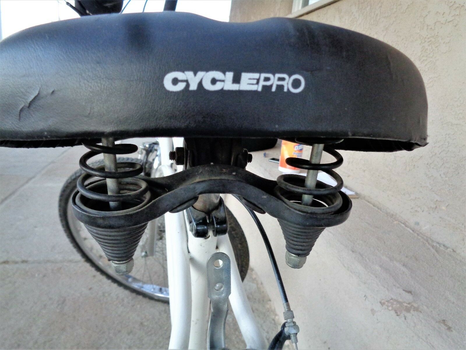 Ferrari Mariner  beach bike White  cruiser L@@K - Fresh Stock Dated January 2026