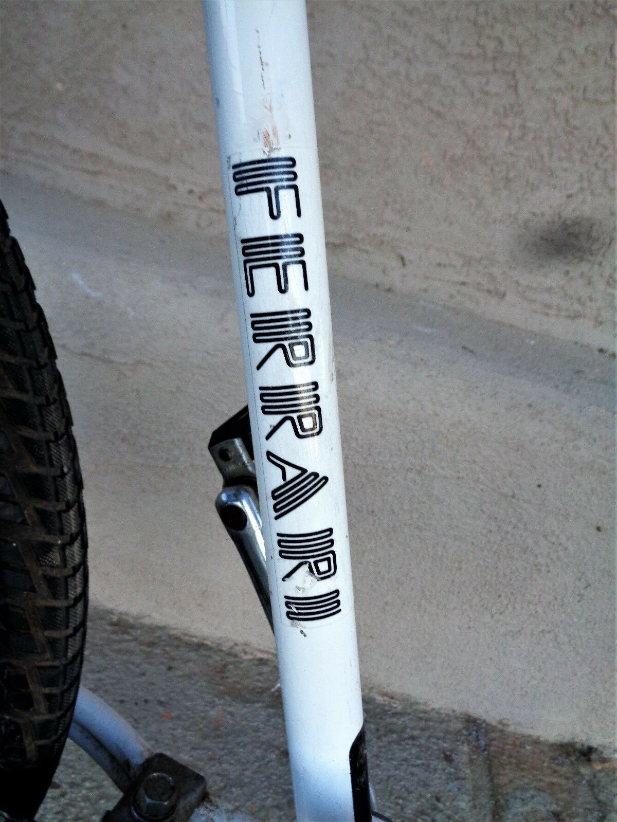 Ferrari Mariner  beach bike White  cruiser L@@K - Fresh Stock Dated January 2026