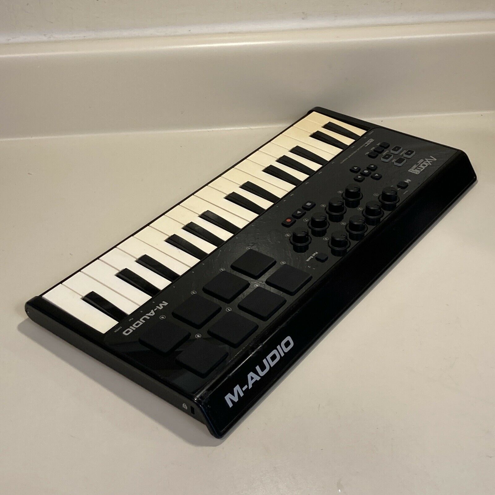 M-Audio Axiom Air Mini 32 32-key Premium Keyboard & Pad Controller - Fresh Stock Dated December 2025