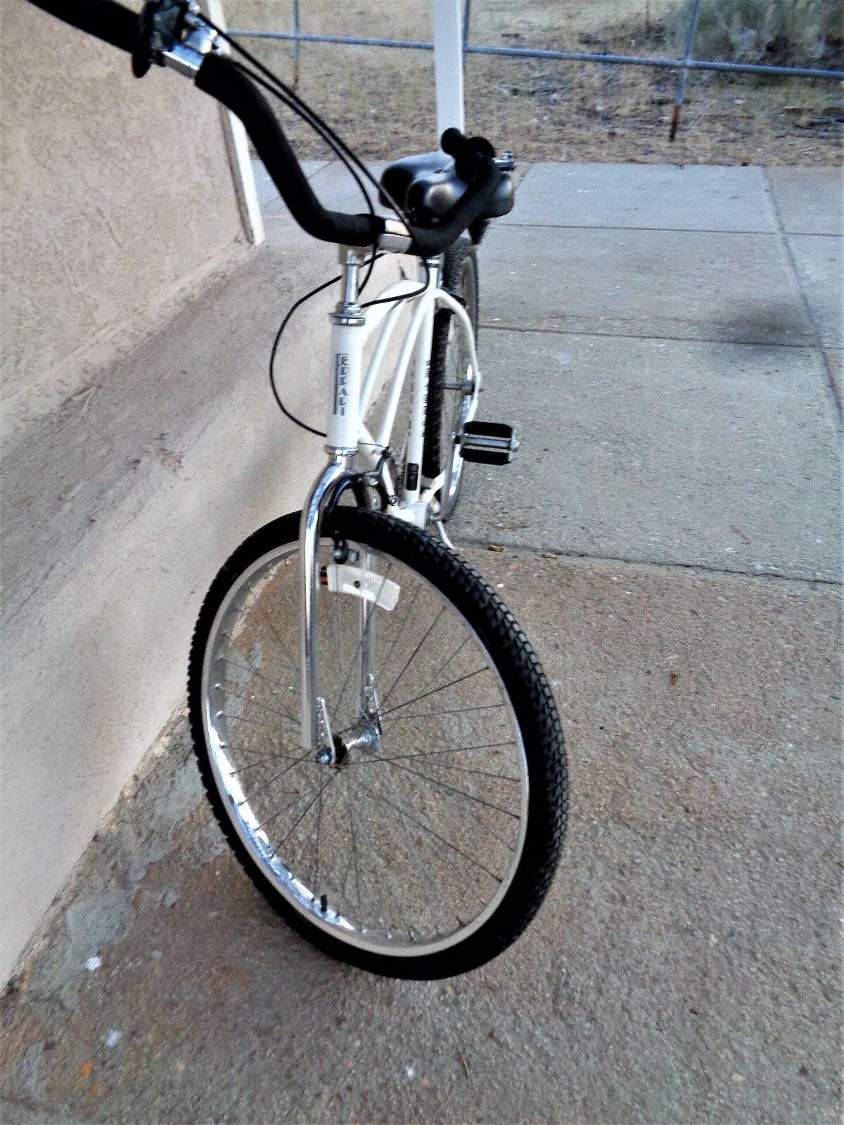 Ferrari Mariner  beach bike White  cruiser L@@K - Fresh Stock Dated January 2026