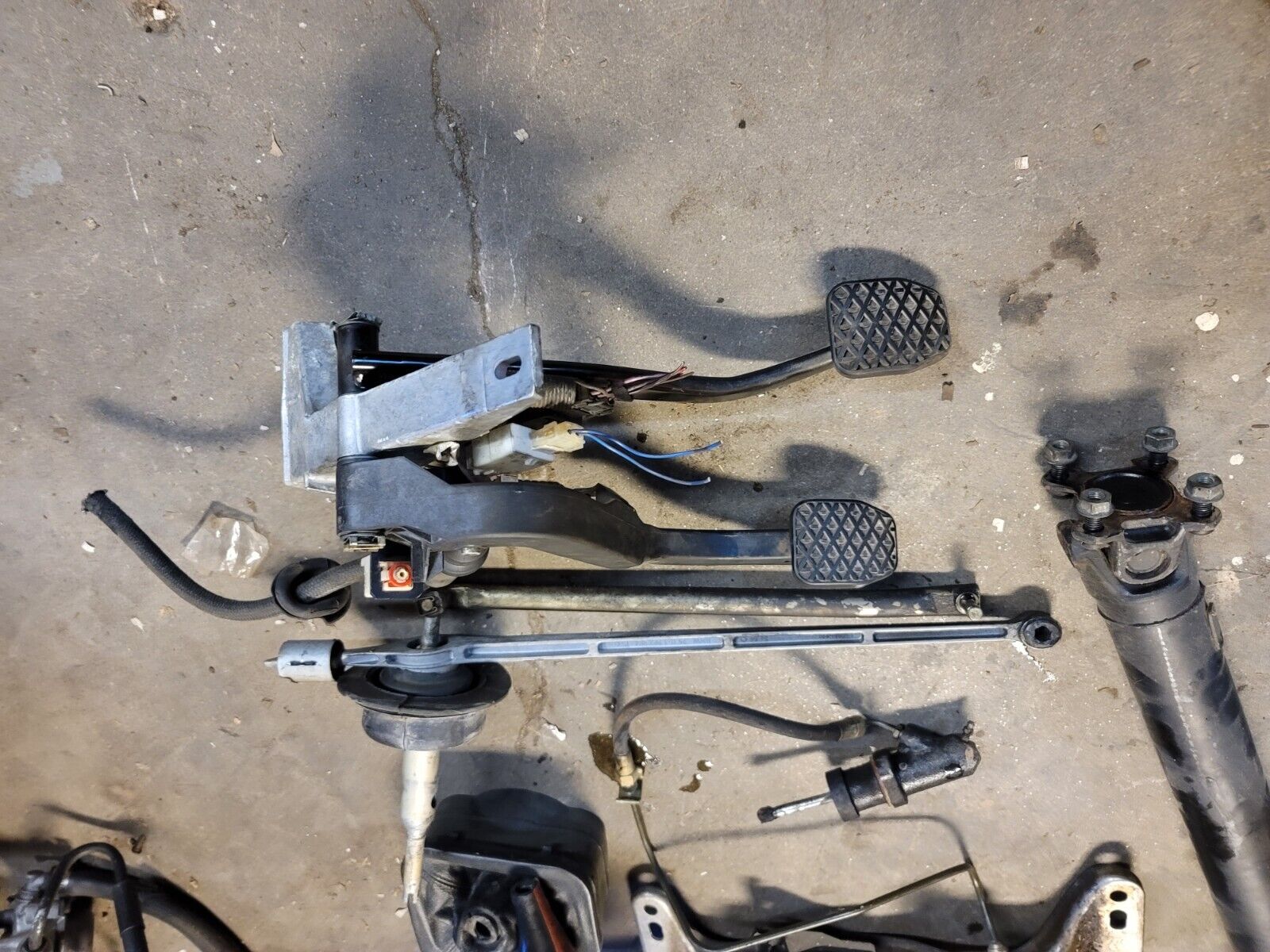 BMW Z3 E36 3 SERIES ZF MANUAL TRANSMISSION 5 SPEED COMPLETE MANUAL SWAP OEM - Fresh Stock Dated December 2025