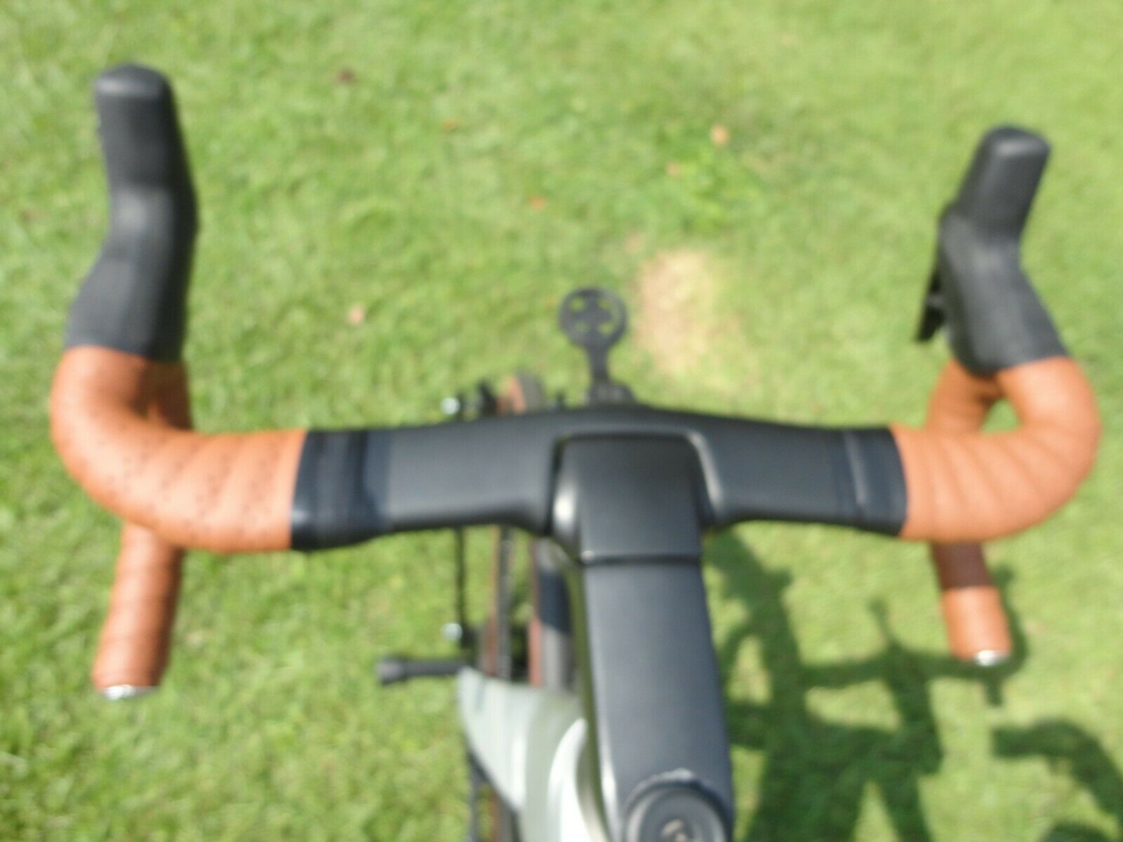 Trek Madone SLR 6 DISC SRAM + Carbon Wheels 58cm - Fresh Stock Dated January 2026