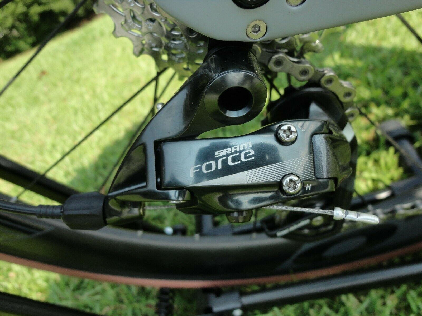 Trek Madone SLR 6 DISC SRAM + Carbon Wheels 58cm - Fresh Stock Dated January 2026