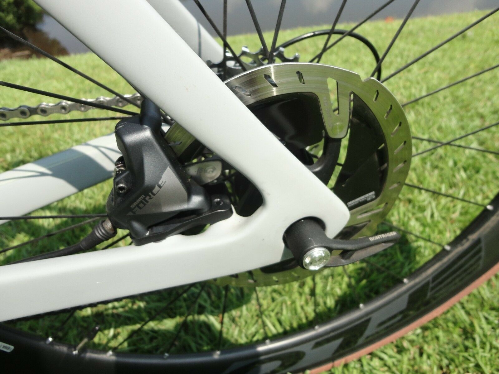 Trek Madone SLR 6 DISC SRAM + Carbon Wheels 58cm - Fresh Stock Dated January 2026