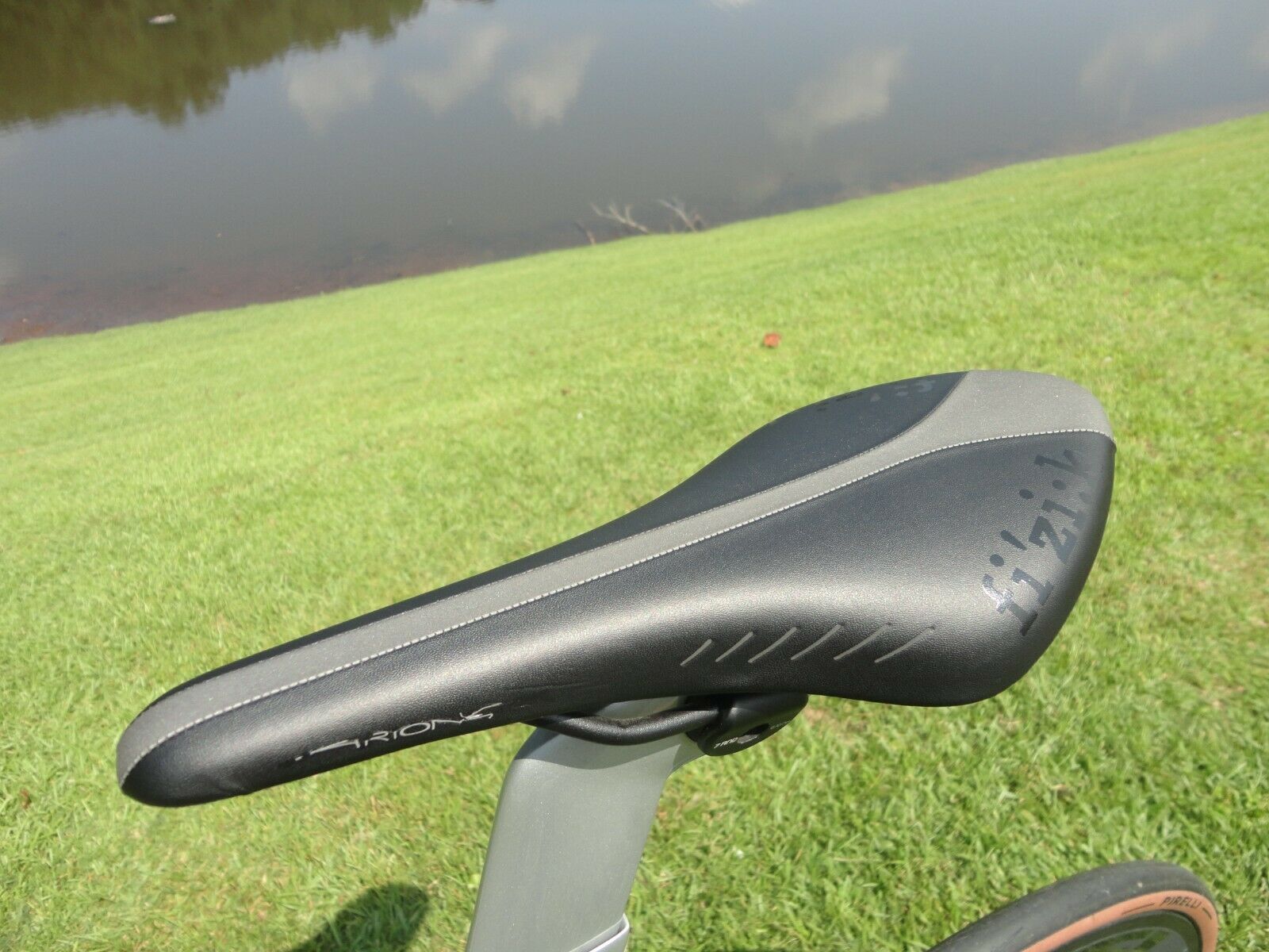 Trek Madone SLR 6 DISC SRAM + Carbon Wheels 58cm - Fresh Stock Dated January 2026